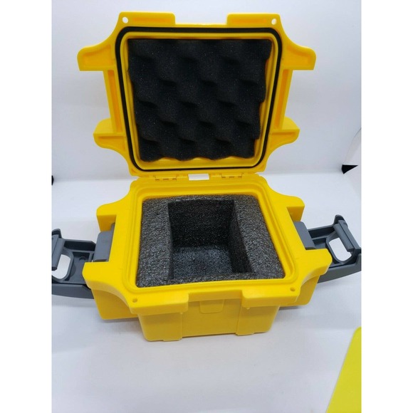 Invicta Single Slot Yellow Diver Case - Picture 5 of 6